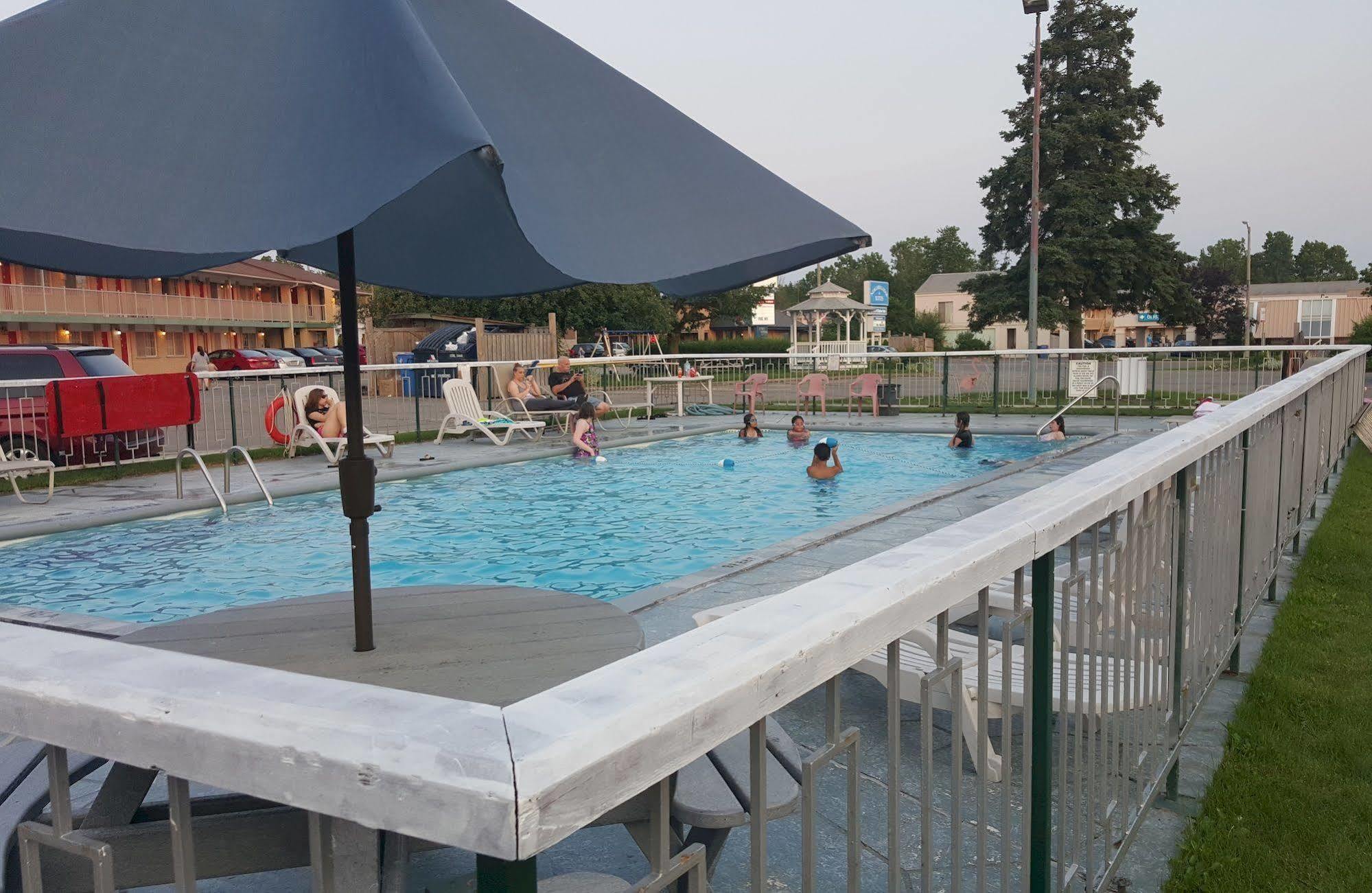 Rockwell Resort Niagarawatervallen Buitenkant foto